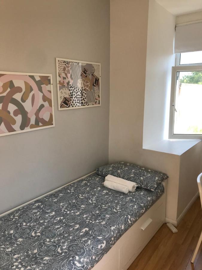 Single Bedrooms With Wifi And Underbed 10 ลอนดอน ภายนอก รูปภาพ