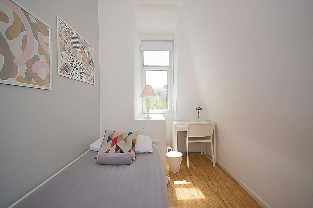 Single Bedrooms With Wifi And Underbed 10 ลอนดอน ภายนอก รูปภาพ